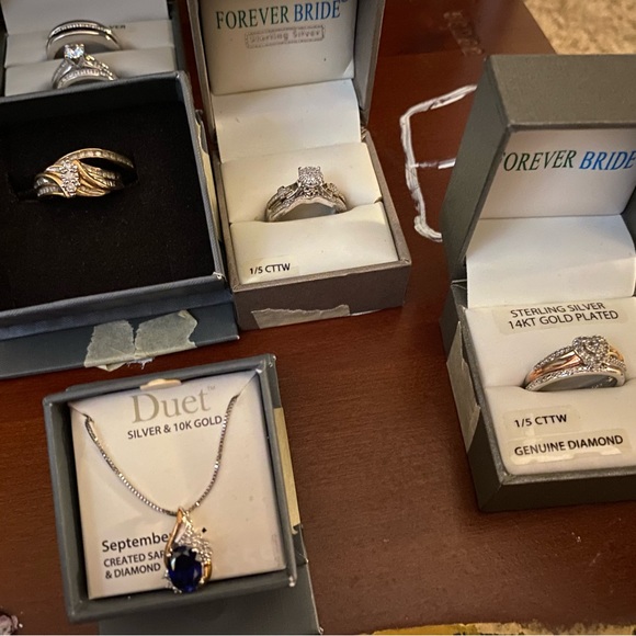 Wedding and engagement rings - Picture 8 of 8